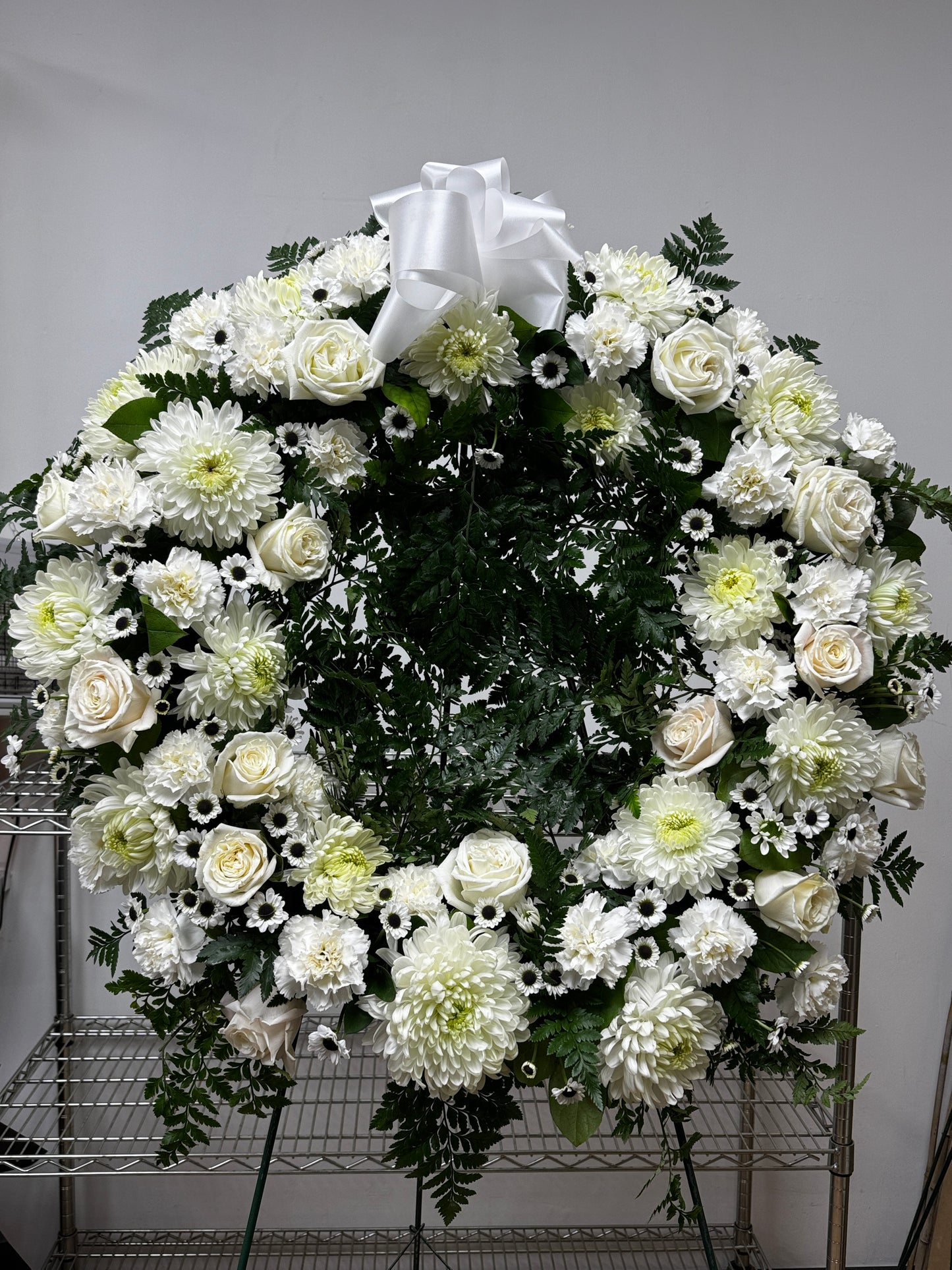 Sympathy Standing Round Wreath Center 白事花圈 231
